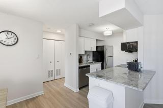 Relaxing Retreat with Modern Touches - 8