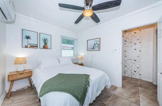 Teal Tropical Villa - 7