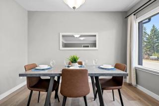 Modern House-3BR/Spacious good for 8/Free Parking - 1