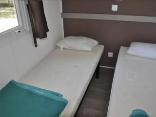 Mobil-home spacieux 8 pers. avec terrasse - API-1-52-1691 - 6