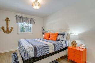 Deck, Fire Pit! Fully Updated Home Near Lake Huron - 2