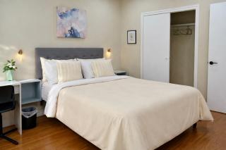 Vita House - Rogers Stadium and Yorkdale Mall Toronto - quiet and cozy bedrooms - 8