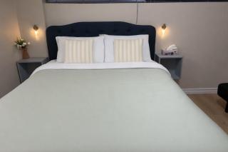 Vita House - Rogers Stadium and Yorkdale Mall Toronto - quiet and cozy bedrooms - 7