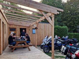 Mobil home confortable avec terrasse pour 6 pers. - API-1-52-1720 - 2