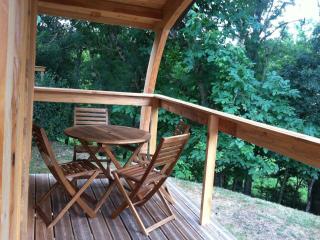 Cabane cosy avec terrasse en hauteur, poêle à bois - API-1-52-1725 - 9