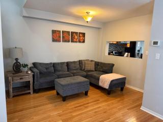 Spacious Three Bedroom House Wifi Parking - 9