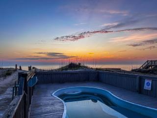 Sea Reunion - Nags Head MP 12.5, Oceanfront, Amazing Views! Pool, Hot Tub, Pets OK - Nags Head - 9