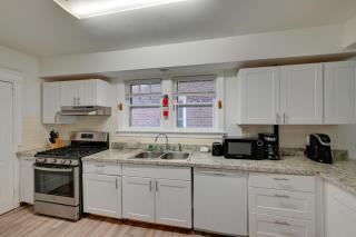 2 Blocks to Beach and Boardwalk Ventnor City Escape - 4