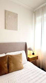 Newly refurbished 2 BR Apartment in South London - 2