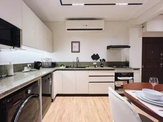 Newly Furnished - 1611- By Haven Hospitality - 2