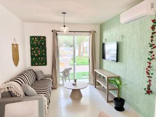 Apartamento planta baja con jardín entre Selva y Centros comerciales - 9