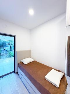 Flat in Budva with terrace and private garden - 1