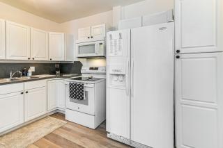 Walk to The Strand: Historic Family Base w/ Yard! - 3