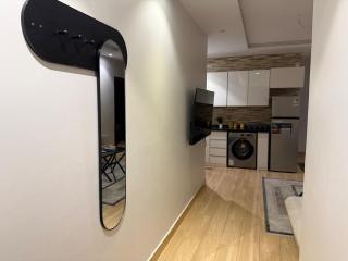 Cozy 2 Bedroom Apartment 3 Beds Prime Location - 2