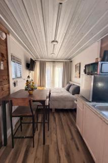 Rooftop Container with Hot Tub Fire Pit in a Quiet Neigbhorhood 15 min from Franklinton & 19 mins to the Bogue Chitto State Park - 6