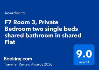 F7 Room 3, Private Bedroom two single beds shared bathroom in shared Flat - 1