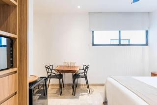 Private Room in top location, Microwave and Fridge - 5