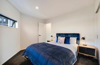 Haven on the Lake Front - 7