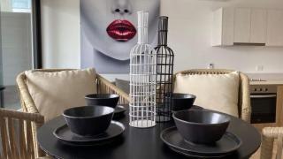 Stylish 1BR Beachside Retreat - 3