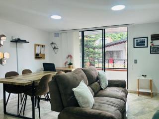 Cerca del Metro Poblado con Wifi rapido - 8