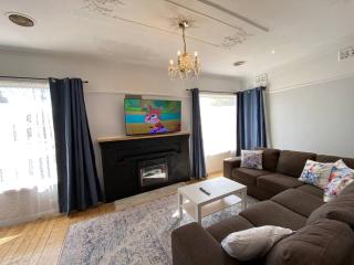 central 1940s Bendigo Home Hamptons Heritage Reno - 8