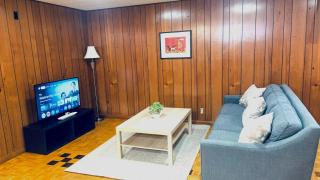 10 mins walk to Yonge Subway 2 bds 1 bath 1 living room with Free Parking - 2