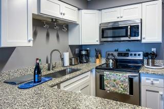 Waterfront Twin Townhome, Private Dock, Near Beach - 5