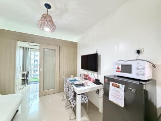 Cozy staycation near Mall of Asia - 1