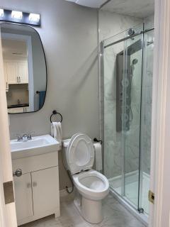 One bedroom and studio Basement Apartment unit sleeps 4 - 5