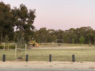 Modern 4-Bedroom Home, Near Playground, Lake Nature Trails, Minutes to Bendigo - 4
