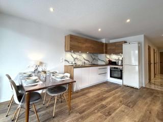 Appartement Neuf 3 Pièces - 4 Pers - Terrasse à Briançon - FR-1-330C-161 - 1