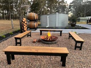 Acreage home on Lovedale Rd with EV and private vineyard - 6