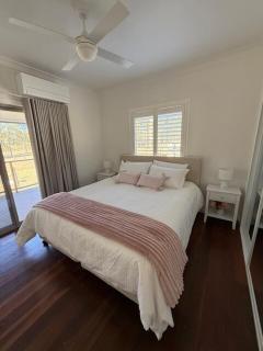 Acreage home on Lovedale Rd with EV and private vineyard - 5
