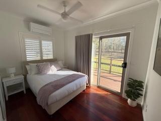 Acreage home on Lovedale Rd with EV and private vineyard - 4