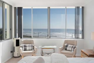Beachfront on Berkeley Hosted by Gold Coast Holiday Stays - 9