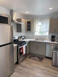 Studio, 5 minutes to Venice Beach Free Parking! - 2