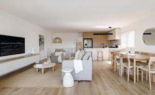 Sunny Gem on Sunrise - steps to the beach! - 9