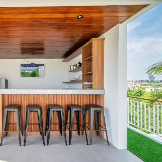 Private 4BR Villa Uluwatu - Pool and Rooftop Sunset Bar - 5