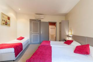 Logis hotels Les Glycines - 2
