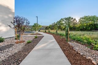 ECHO Suites Extended Stay by Wyndham Reno - 7