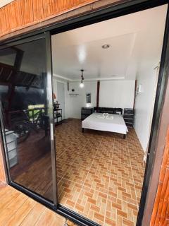 John and Novy's beach bungalows - 2