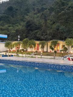 Serene Vistas Riverside Resort - 6