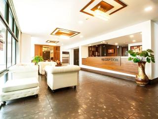 B2 Bangkok Srinakharin Boutique & Budget Hotel - 1