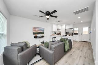 The Ivory House- Gated 2BR Urban Escape- Downtown HTX- Medical Center - 7