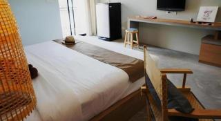 Yellow Moon Hotel - 4