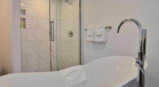 Coast High Country Inn - 5