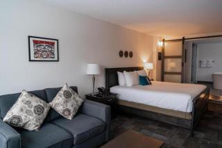 Coast High Country Inn - 4