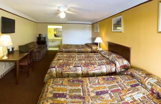 Deluxe Inn and Suites - Raymondville - 2