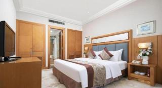 Wuhan Premier Mayflowers Hotel - 1