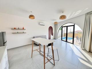 Butterwave | 1BR Jacuzzi & Terrace in Kfar Aabida - 1